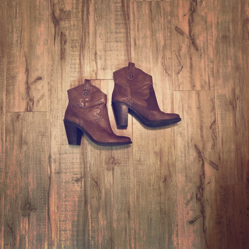 JESSICA SIMPSON BOOTIES